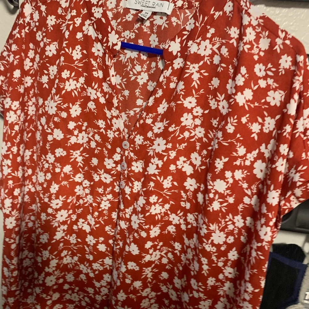 Blouse for spring or summer